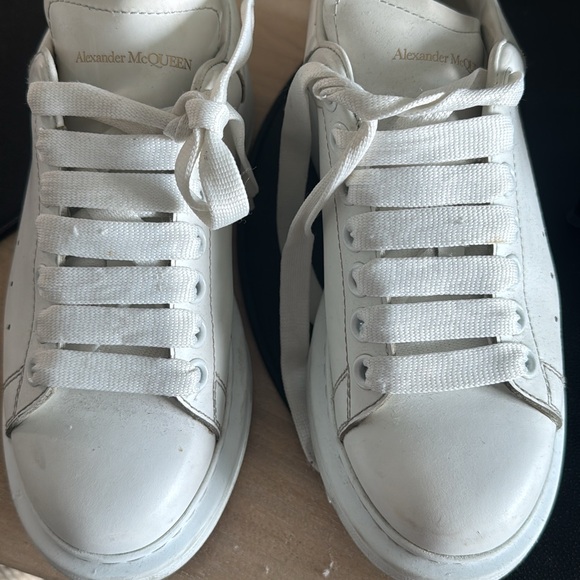 Alexander McQueen Shoes - Alexander McQueen White Leather Platform Sneakers